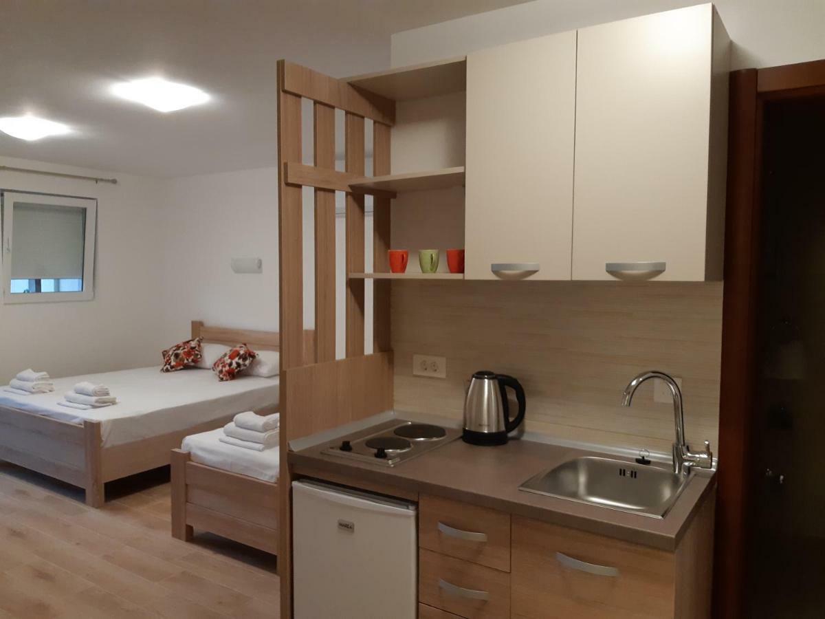 Apartmani Marina Kopitovic Petrovac na moru Exterior foto