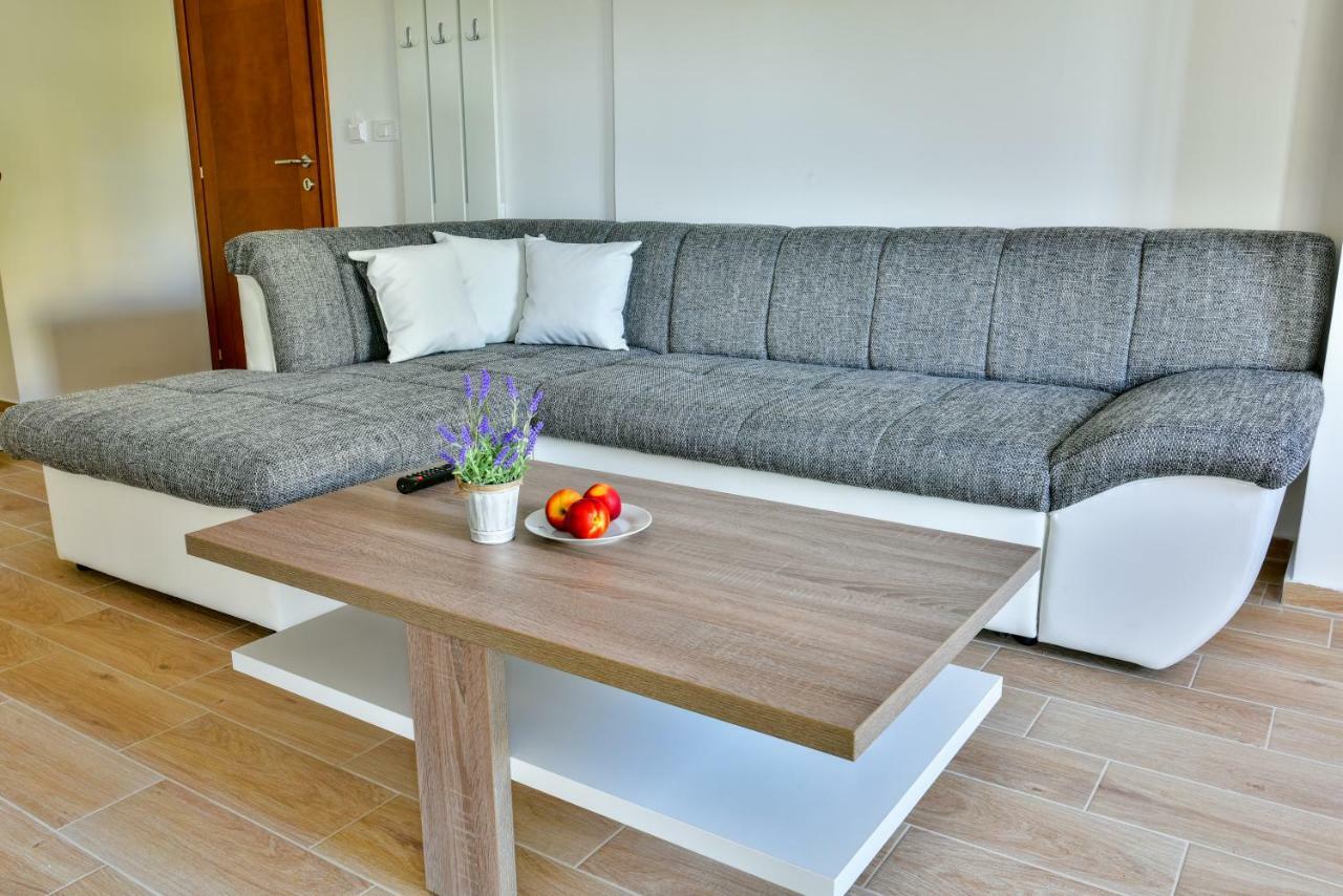 Apartmani Marina Kopitovic Petrovac na moru Exterior foto