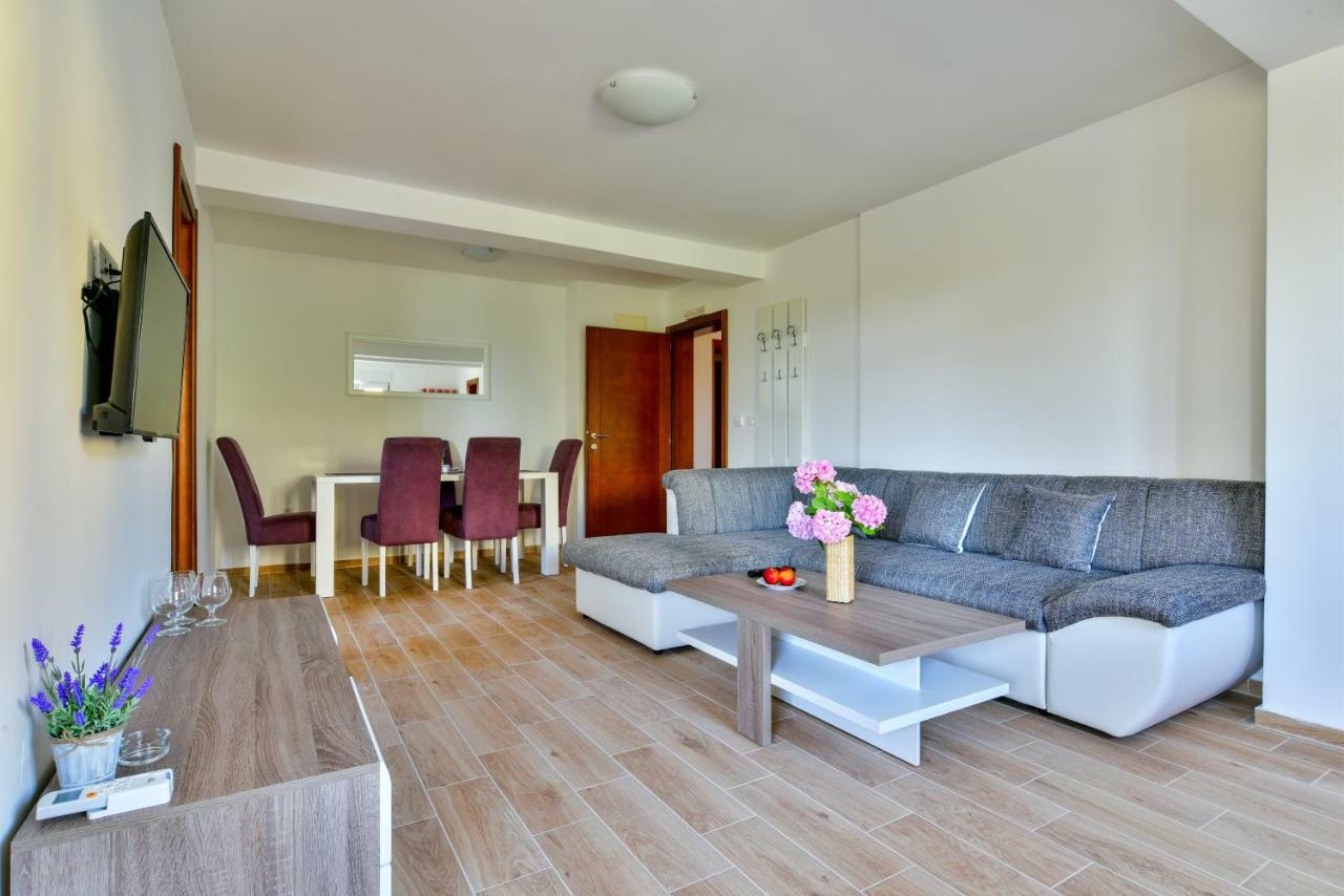 Apartmani Marina Kopitovic Petrovac na moru Exterior foto