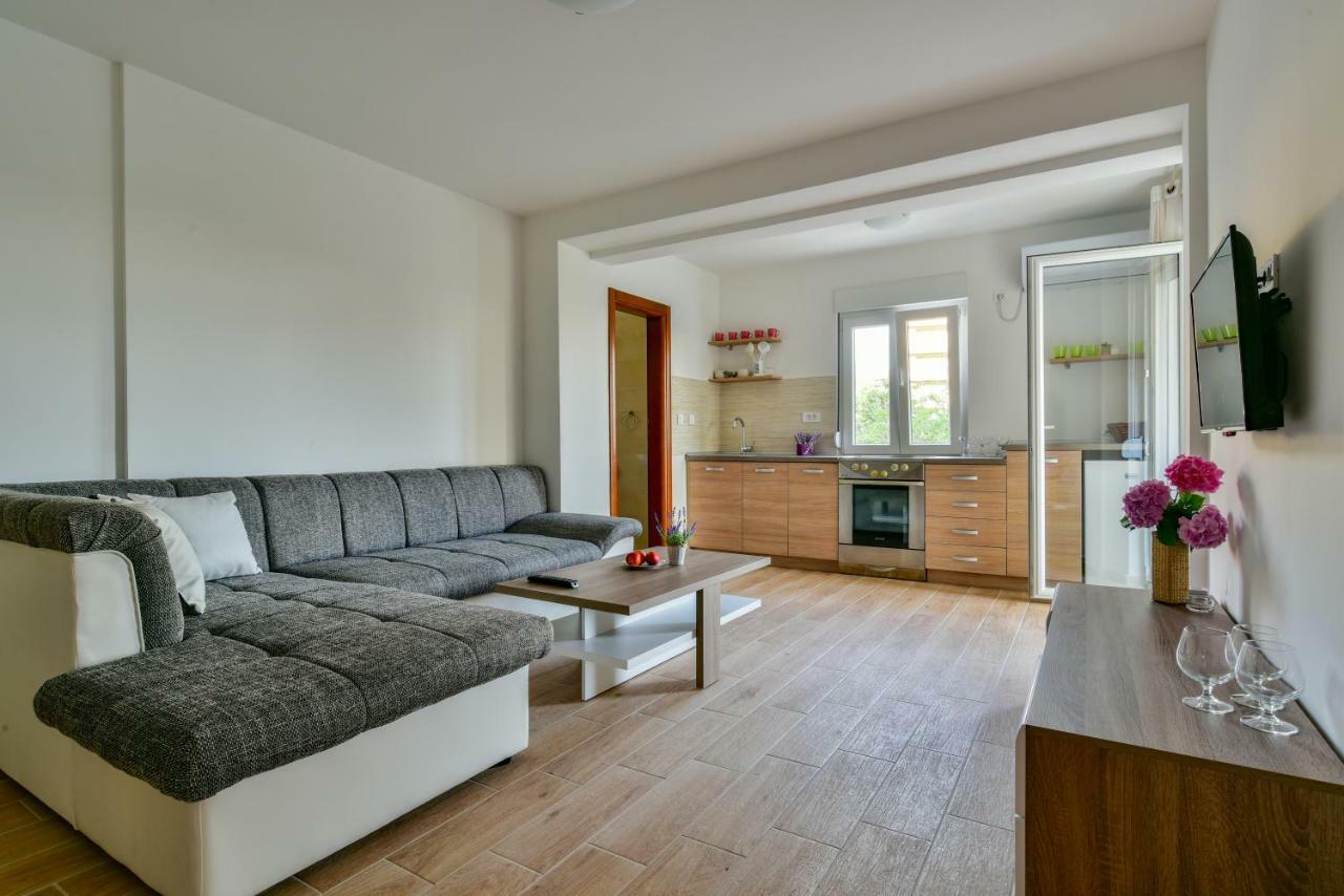 Apartmani Marina Kopitovic Petrovac na moru Exterior foto