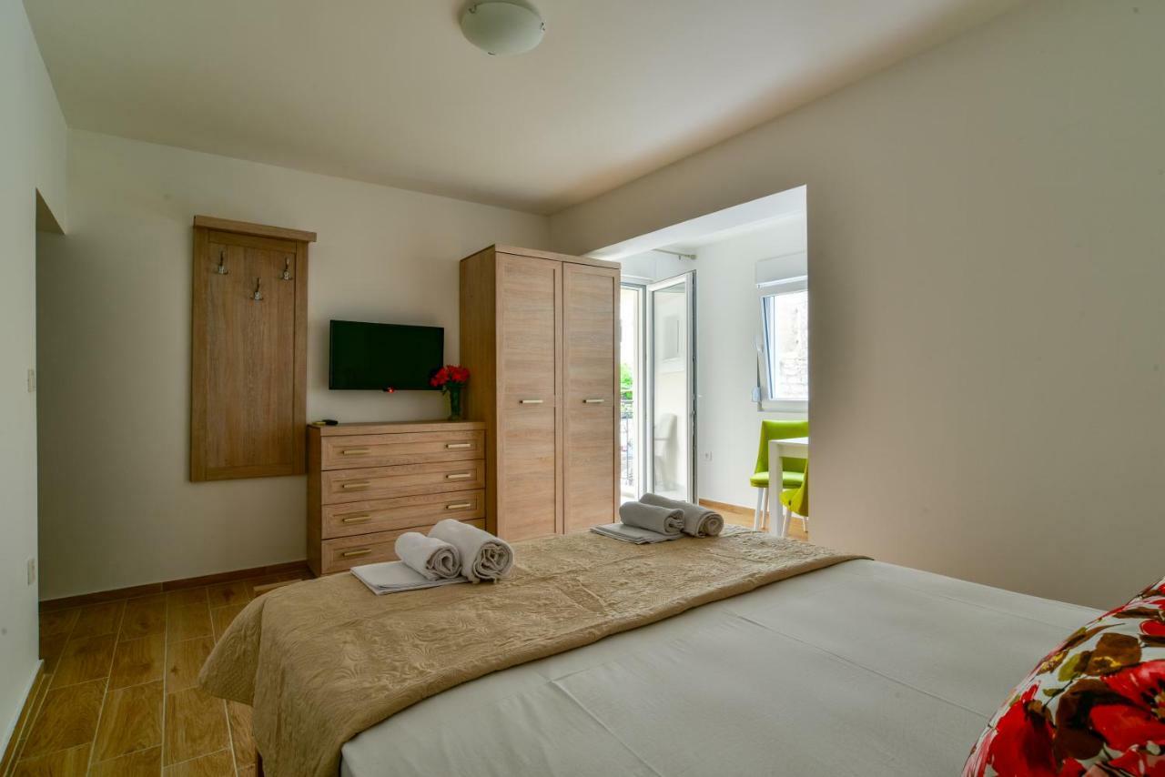 Apartmani Marina Kopitovic Petrovac na moru Exterior foto